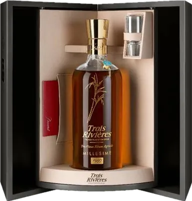 Bouteille de spiritueux : Millésime de la marque Trois Rivières