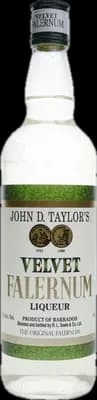 Bouteille de spiritueux : John D. Taylor’s Velvet Falernum de la marque R.L. Seale’s