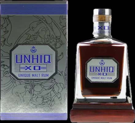Bouteille de spiritueux : Unhiq XO Unique Malt Rum de la marque Oliver & Oliver