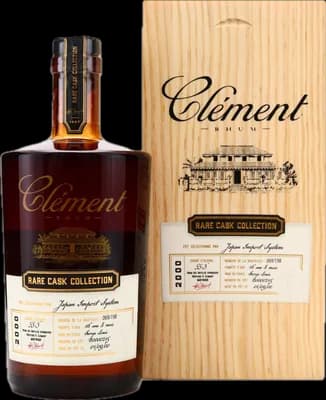 Bouteille de spiritueux : Rare Cask Collection Japan Import System de la marque Clément