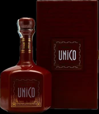 Bouteille de spiritueux : Unico Licor de Ron de la marque Brugal